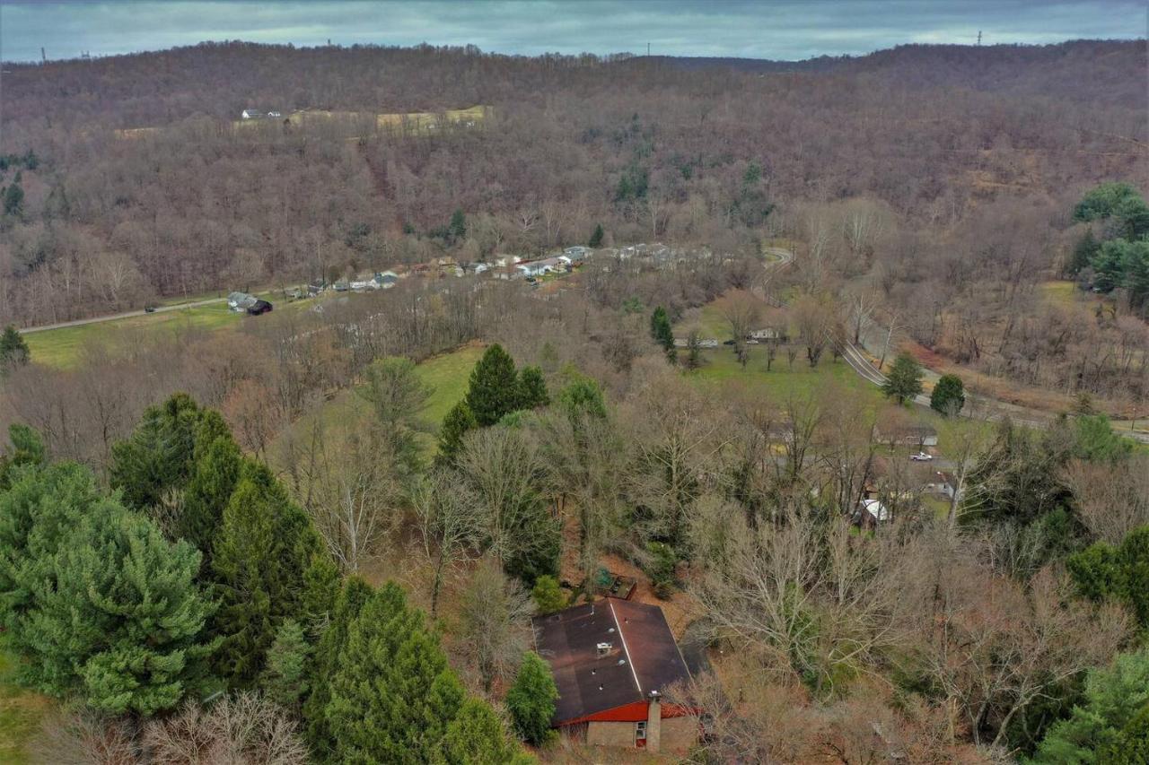 Unique And Secluded Country Estate Near Pittsburgh Villa Weirton Buitenkant foto